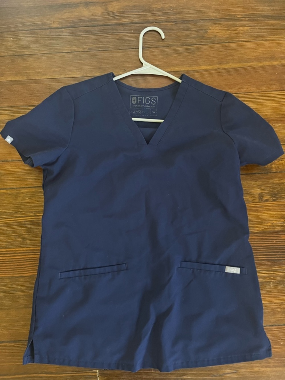 Figs Navy V-Neck Technical Collection Scrub Top XS